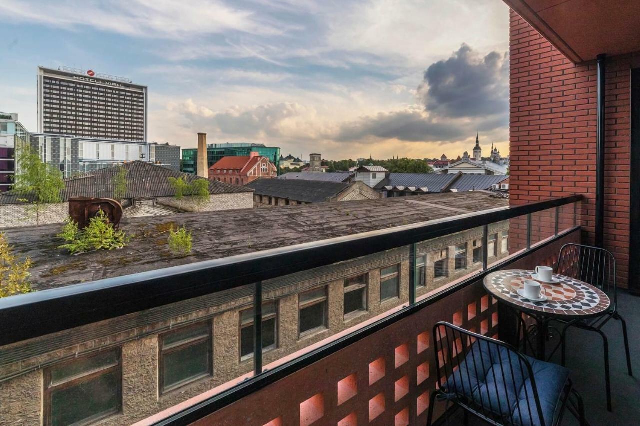 Modern Luxury Apartment In City Centre Tallinn Bagian luar foto