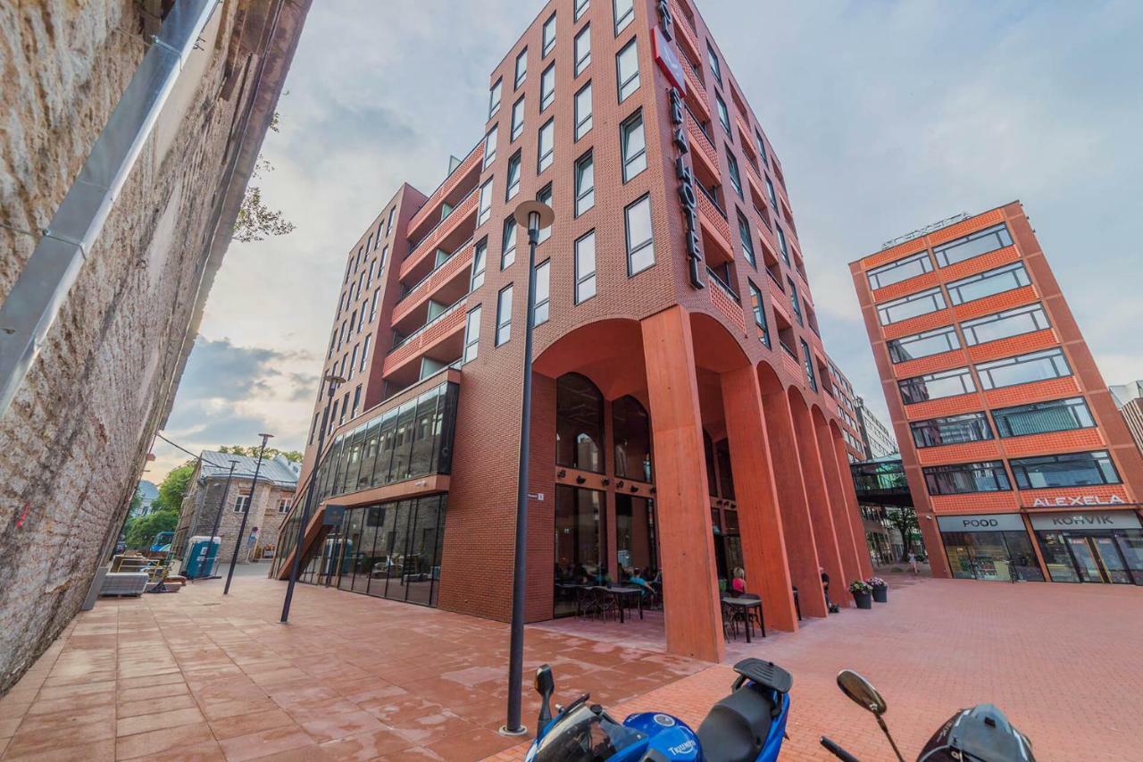 Modern Luxury Apartment In City Centre Tallinn Bagian luar foto